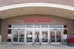 目标在COVID-19爆发期间暂停了杂货店提货计划