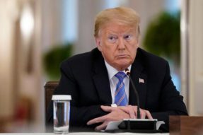 Twitch暂时暂停了唐纳德·特朗普的竞选帐户