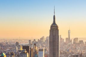 民主党总统候选人乔·拜登发表自信讲话：我们相信我们将是赢家