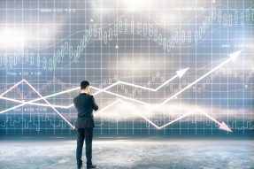 詹姆斯-布拉德表示，虽然央行官员希望通胀率超过2%以弥补过去的不足，但存在价格上涨过头的风险