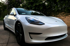 特斯拉Model3标准续航升级版的价格下调1.5万元，调整后的价格为23.59万元