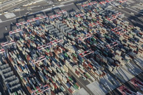 美国最大港口负责人表示：供应链混乱可能至少持续到明年