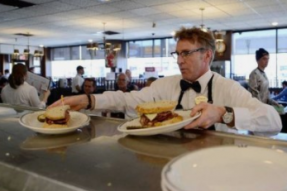 美国3月服务业增速加快，就业和订单增长