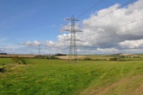 英国电网使用新的应急措施应对电力紧张